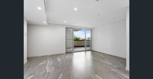 Enjoy this contemporary apartment in the centre of Gladesville! - Photo 1