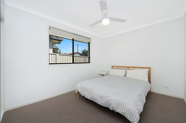 15 Luxor Street, Southport QLD 4215 - House For Rent - $900 | Domain - Photo 1