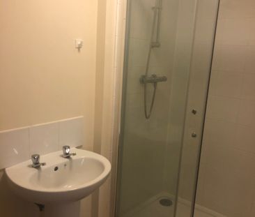 WATLING STREET, FENNY STRATFORD - 1 BEDROOM - Photo 4