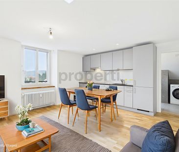 Charmante 4.5-Zimmer-Wohnung in denkmalgeschütztem Gebäude in Büsse... - Photo 1