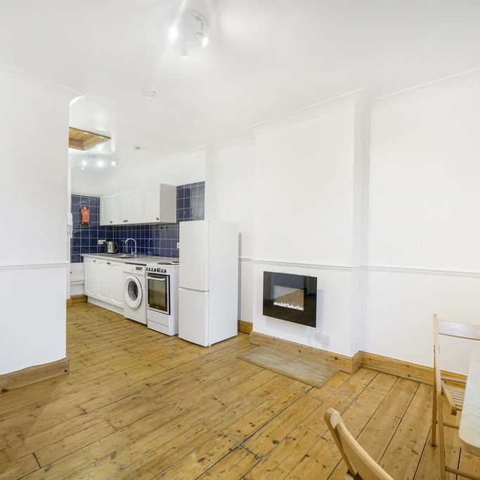 Studio to rent - Photo 1