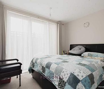 2 bedroom property to rent in Epsom - Photo 1