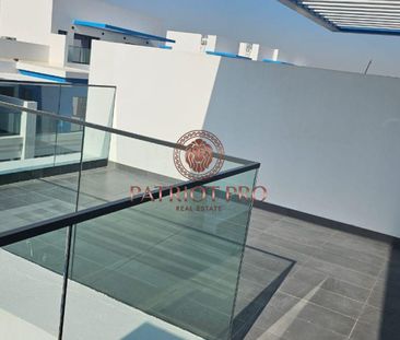 Luxury 5 Bedroom Townhouse Santorini DAMAC lagoon - Photo 4