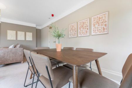 3 bedroom flat to rent - Photo 5