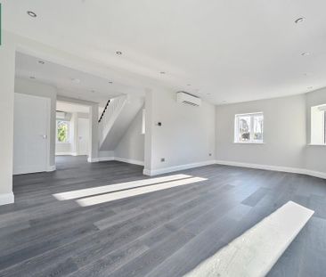 4 bedroom detached house to rent - Photo 3