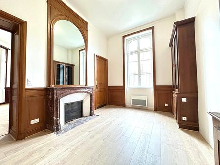 Location Appartement 3 pièces 73m² - Photo 2