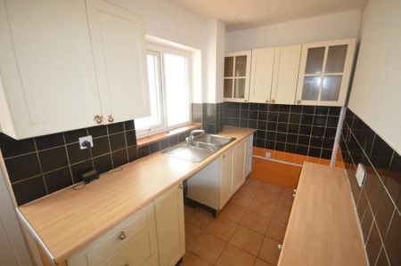 2 bedroom end of terrace house to rent - Photo 5