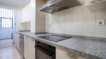2-bedroom apartment for rent in El Mercat, Ciutat Vella, bills included - Foto 2