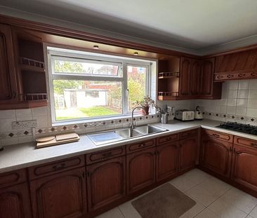 Room in a Shared House, Walm Lane, NW2 - Photo 2
