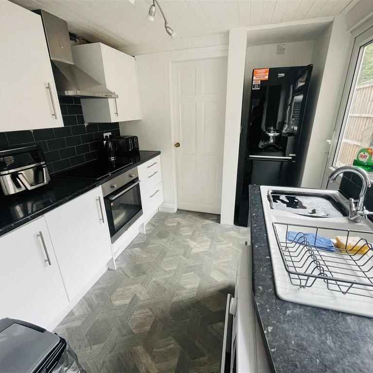 2 bedroom house to rent - Photo 1