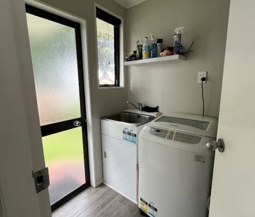 Tidy Three Bedroom Home - Photo 2