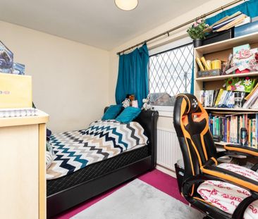 3 bedroom House To Let Total Size: 1051 SQ FT - Photo 6