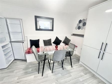 4 bedroom house share to rent - Photo 4