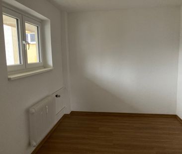 Schöne 4-Zimmer-Wohnung mit Balkon in ruhiger Lage zu vermieten! - Foto 4