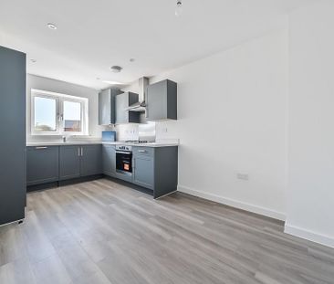 3 bedroom semi-detached house to rent - Photo 6