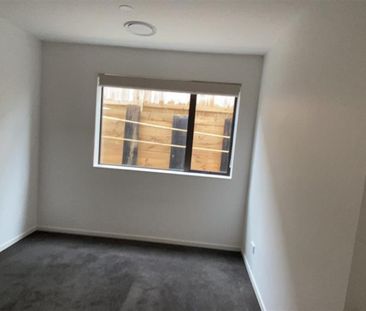 FLAT BUSH, 2 BEDROOMS - Photo 3