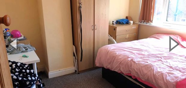 2 Bed - 25 Park View Avenue, Burley, Leeds - LS4 2LH - Student - Photo 1