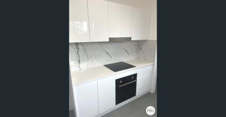 Contemporary Living - Photo 3