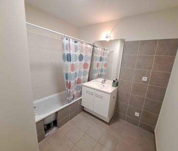 2 pièces - Meublé - 44 m² - 2ème étage - Colocation non autorisée - Photo 3