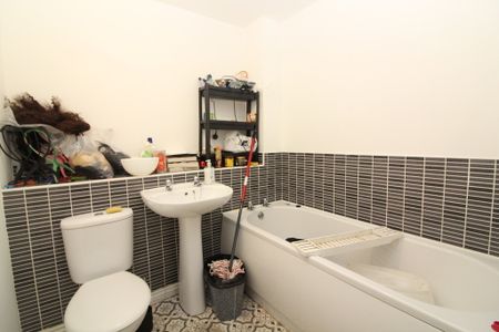 2 Bedroom Apartment - Photo 4