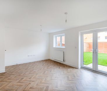 3 bedroom semi-detached house to rent - Photo 3