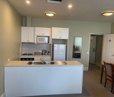 Live here and enjoy easy access to the CBD! - Photo 5