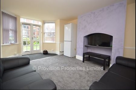 3 Bedroom House Near Leeds University - Photo 3