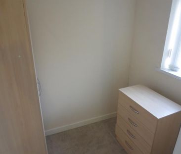 2 bedroom Flat To Let - Photo 6