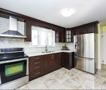 For Lease - 153 Vodden Street, Brampton, Ontario - Photo 4