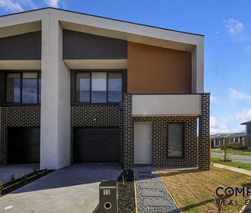 13 Ravida Way, Mickleham VIC 3064 - Townhouse For Rent | Domain - Photo 6