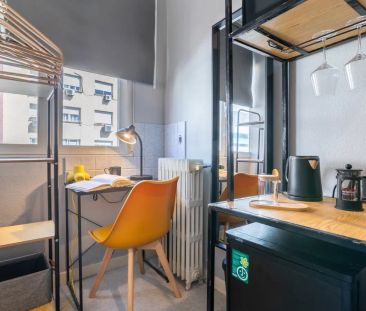 Room in a shared 9-bedroom apartment for rent in Gaztambide - Photo 6