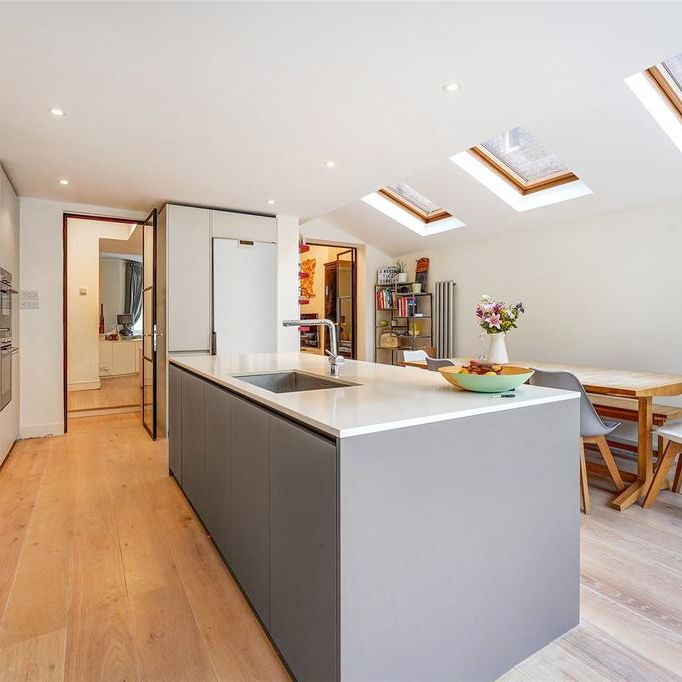 6 bedroom end of terrace house to rent - Photo 1