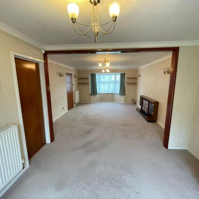 4 bedroom detached house to rent - Photo 1