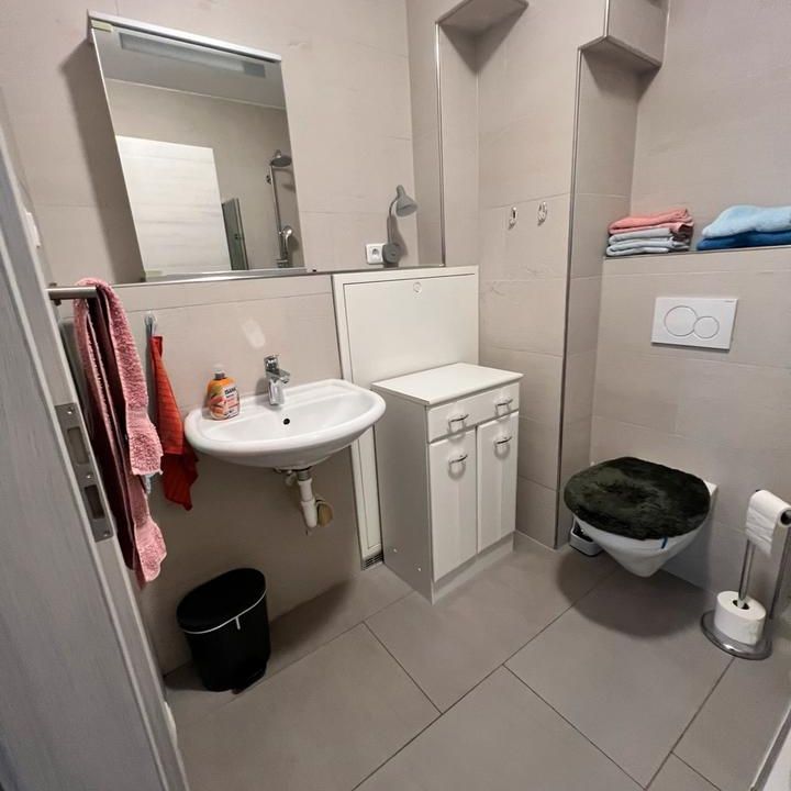 Ein Zimmer Apartment Wohnung ab sofort zu vermieten - Photo 1