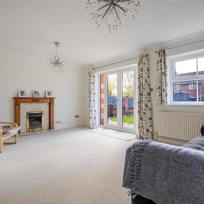 5 bedroom semi-detached house to rent - Photo 1