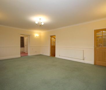 4 bedroom detached house to rent - Photo 3