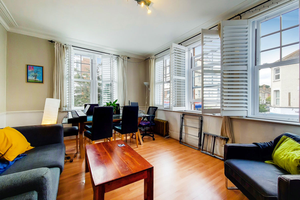 Green Lanes, London, N4 - Photo 1