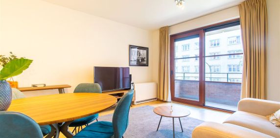 Appartement te huur in Oudergem voor € 1.200 met 1 slaapkamer - Photo 2