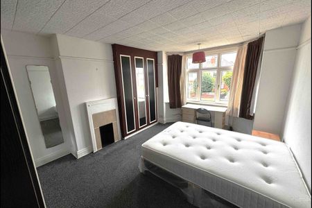 4 Bedroom Student Properties Headingley - Photo 4