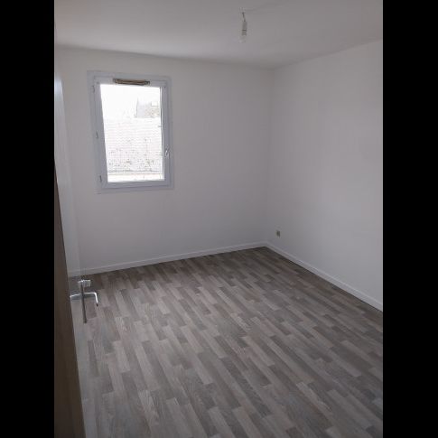 Location Appartement 4 pièces 101 m² Gisors - Photo 1