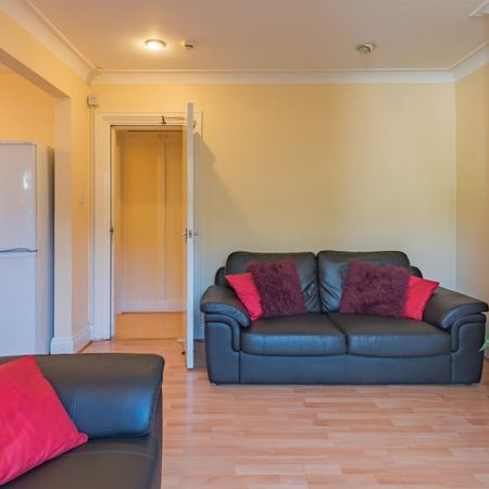 1 bedroom semi-detached house share to rent - Photo 3