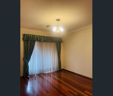 Modern four-bedroom family home for rent in the sought-after suburb... - Photo 2