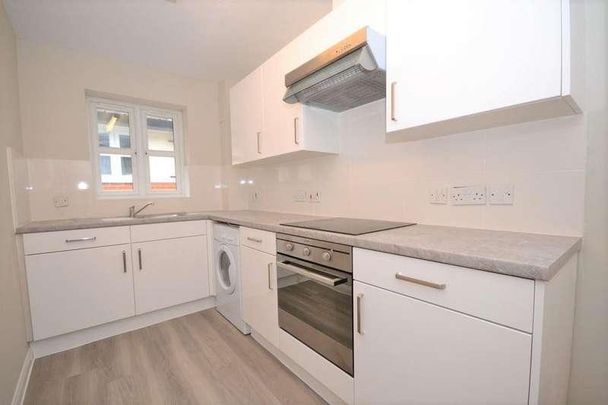 Ash Court, Balmore Park, Reading, RG4 - Photo 1