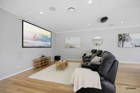 Luxury Family Home with Pool & Dual-Living Potential - Photo 2