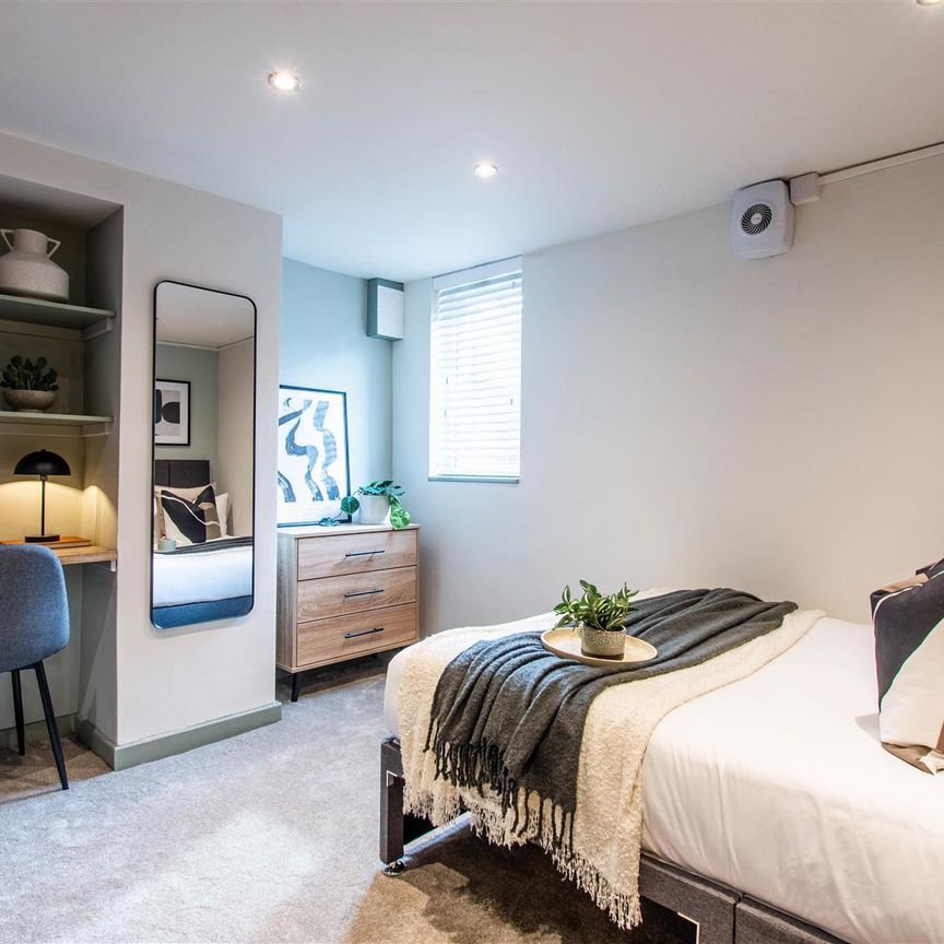 Ash Road, Headingley, LS6 3HD, Leeds - Photo 1