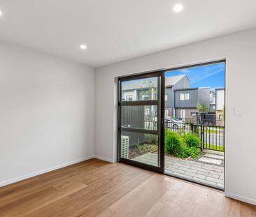 Brand New townhouse in Glen Eden / Oratia - Photo 6