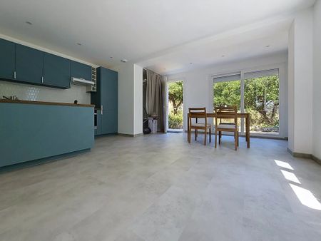 Location Appartement 3 pièces 66m² NICE 06000 - Photo 3
