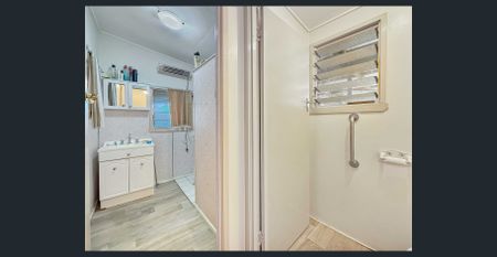 Charming 3-Bedroom Home Close to Town - Photo 5