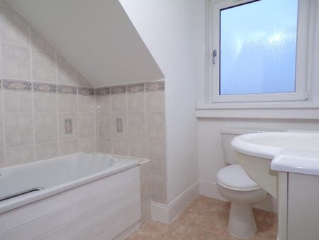 2 bedroom flat to rent - Photo 4