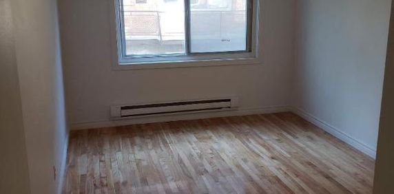 2 CH - 1 SDB - Saint-Laurent - $1,350 /mo - Photo 2